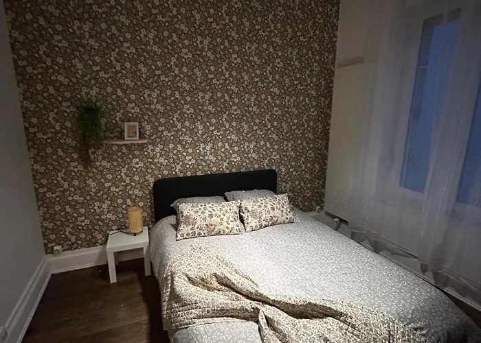 Le Cocoon Proche Blandan Et Thermal Apartment