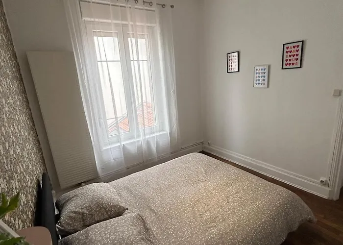 Le Cocoon Proche Blandan Et Thermal Apartment